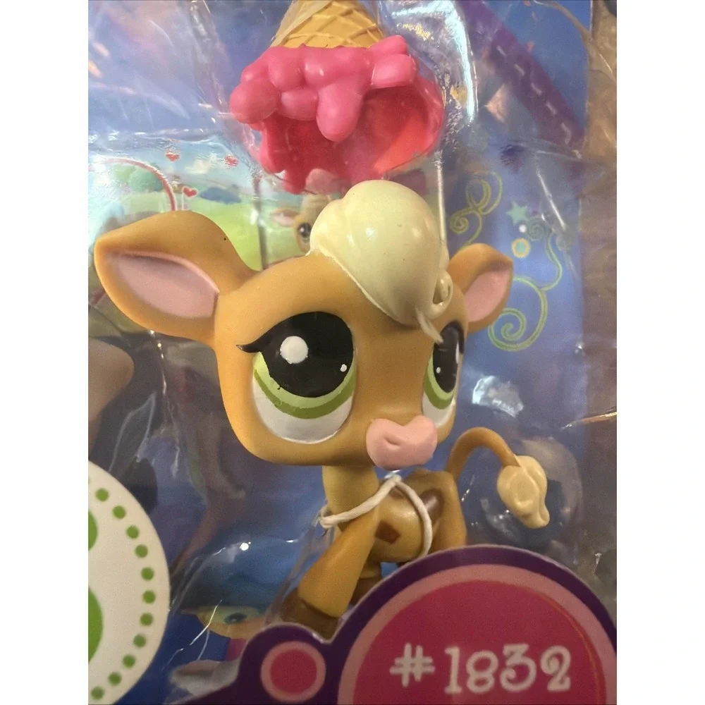 Littlest Pet Shop Pet Pairs #1832 Jack Russell Dog & #1833 Cow NIB 2010 Vintage